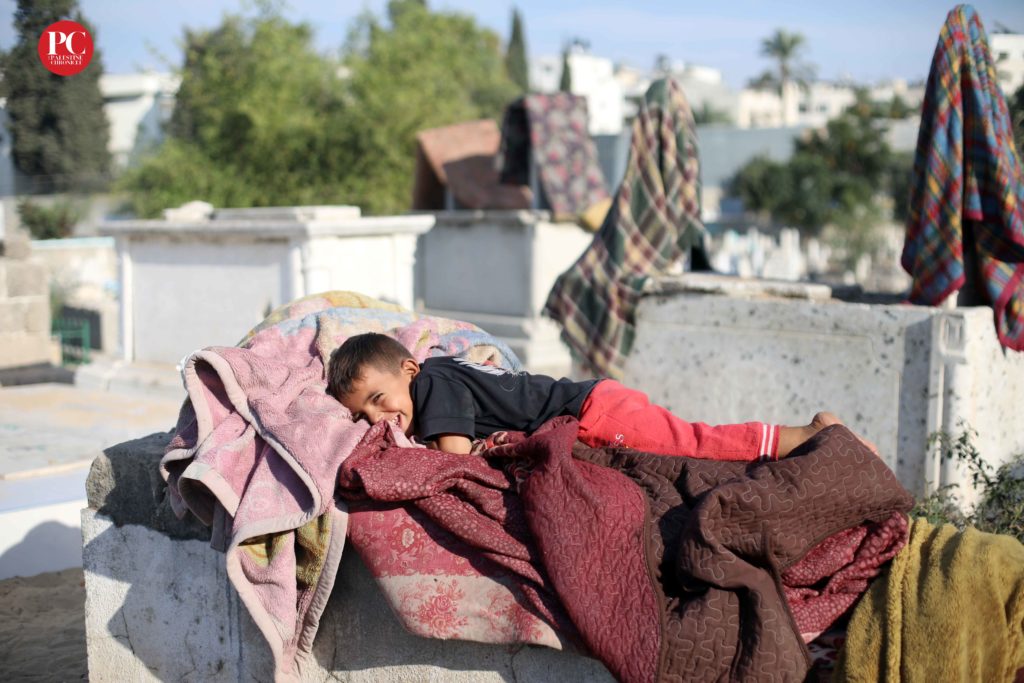 ‘If the Dead Could Speak’: Visiting a Gaza Family Living in a Graveyard ...