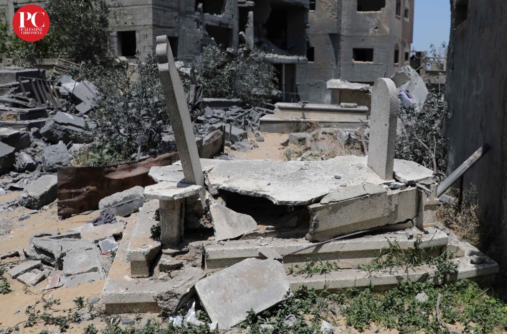 Israel Bombed A Gaza Cemetery: Here Is The Devastating Outcome (PHOTOS ...